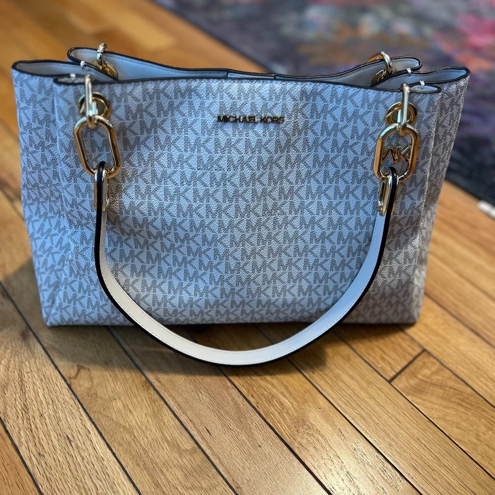 Michael Kors signature vanilla handbag